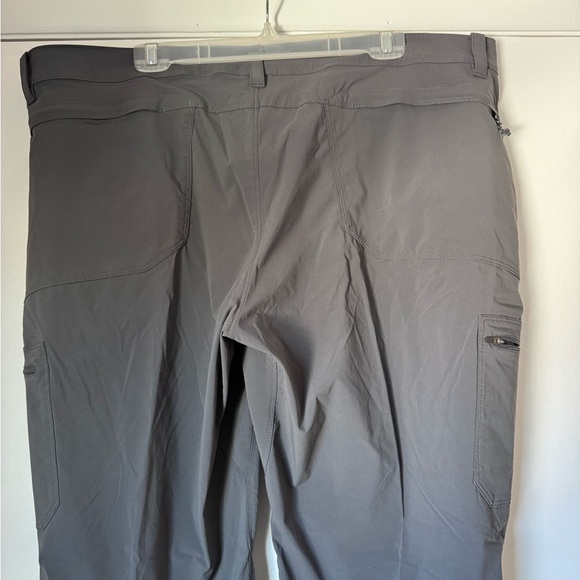 L.L. Bean Men's Dark Gray Cargo Pants 44x30 - Picture 8 of 9